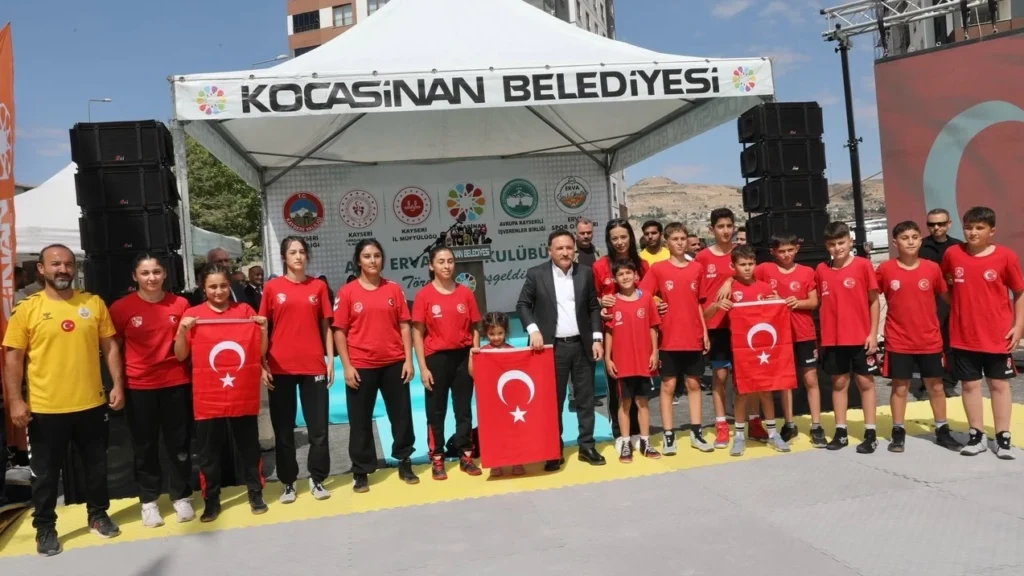 ERVA Spor Okulları’nın 75’incisi Kocasinan’da açıldı