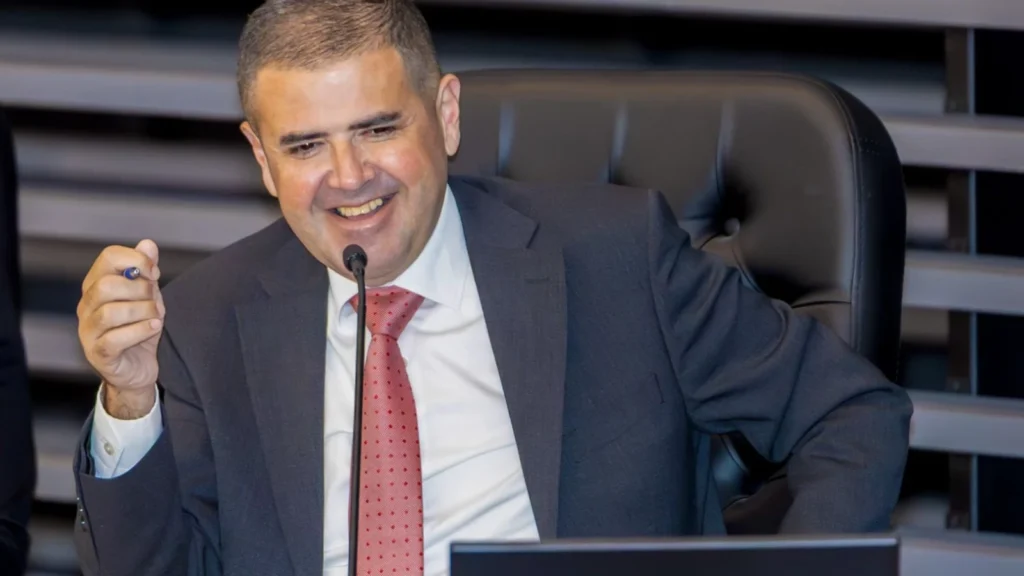 Mezitli Belediye Başkanı CHP'den ihraç edildi