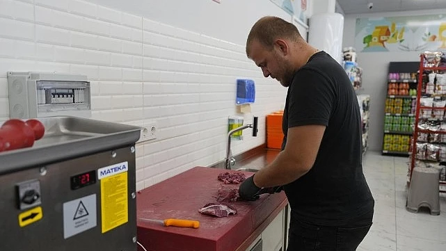 Burhaniye Belediyesi Halk Market İle Aile Bütçesine Destek Oluyor