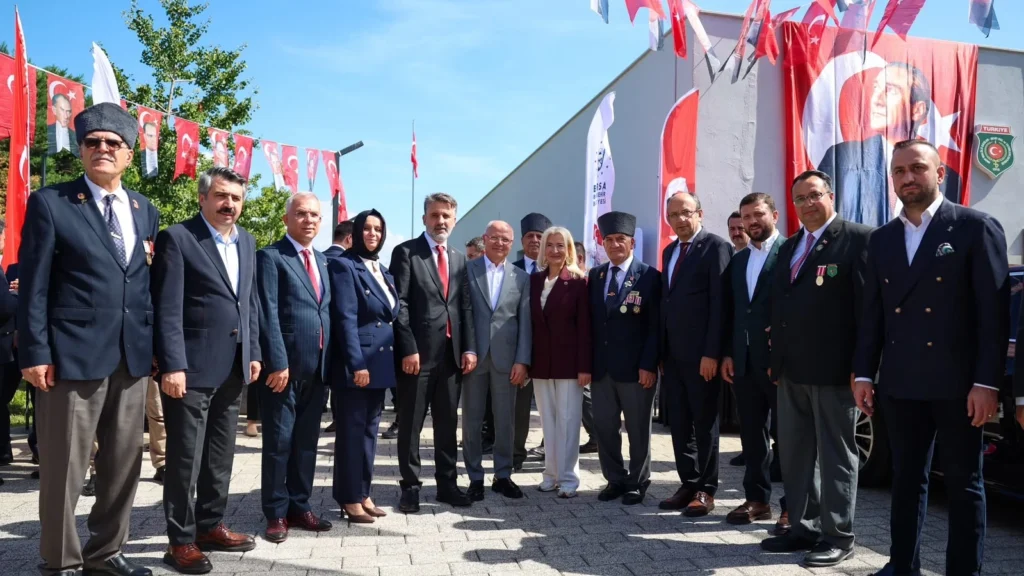Başkan Vekili Biba, kahramanları anma törenine katıldı