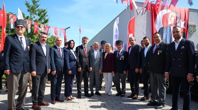 Başkan Vekili Biba, kahramanları anma törenine katıldı