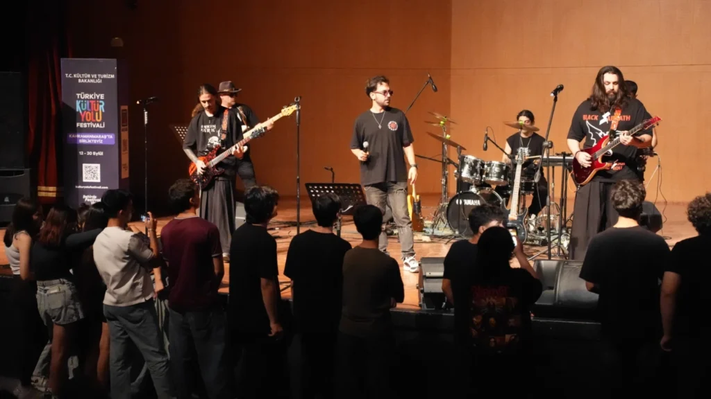 Kahramanmaraş’ta Festivalin Sekizinci Günü Türk Rock Müziği Konseriyle Taçlandı