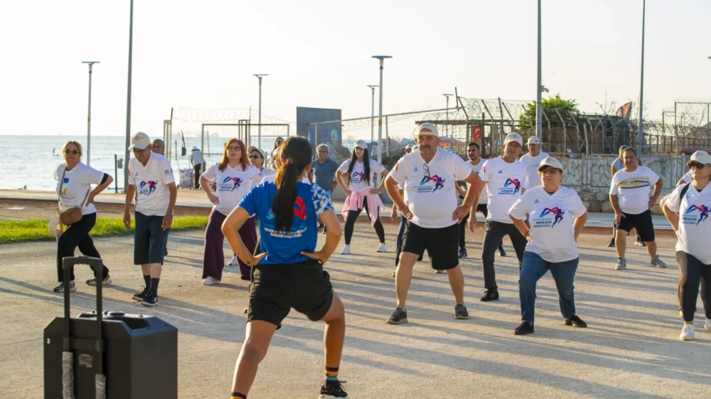 Mersin’de muhtarlarla sabah sporu