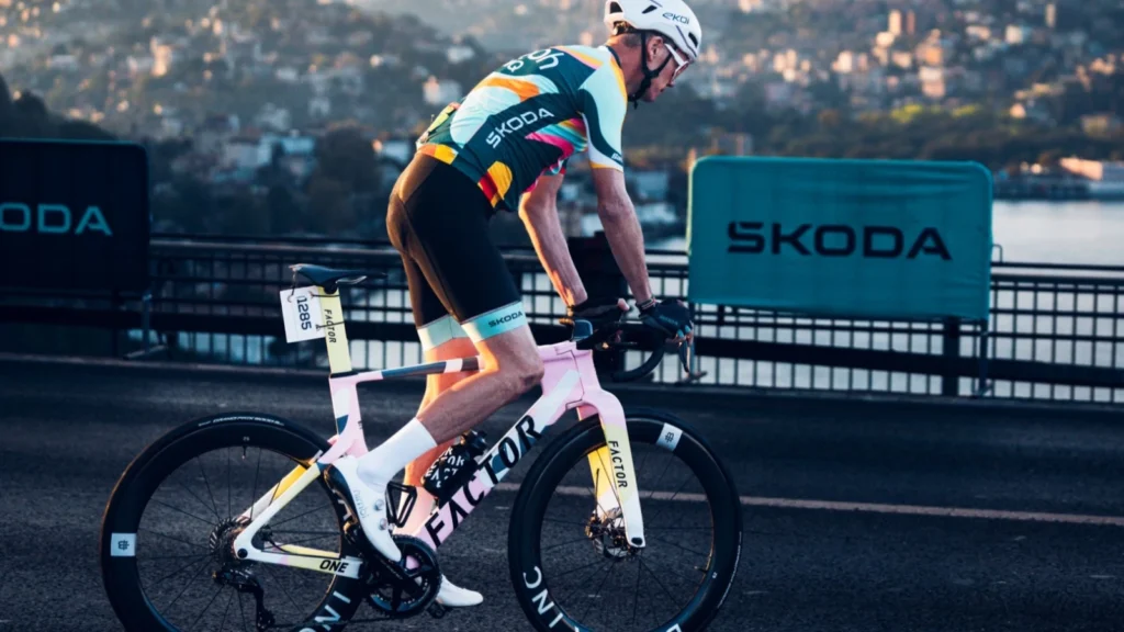 Bisiklet efsanesi Chris Froome İstanbul’da iki kıta arasında pedalladı
