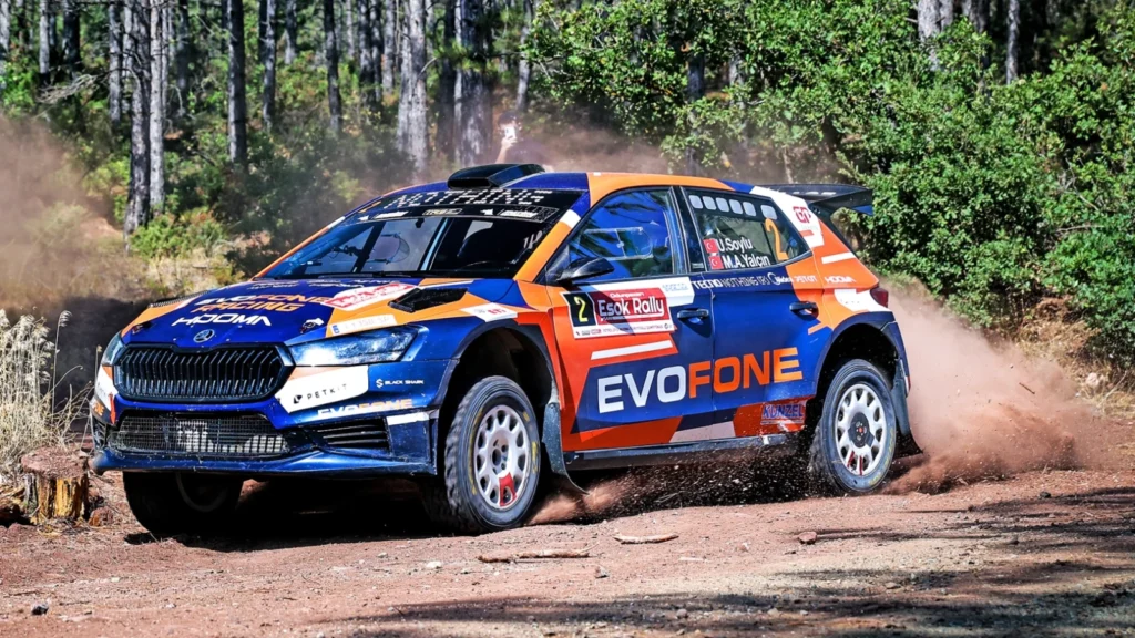 Eskişehir Rallisi Tozu Dumana Kattı