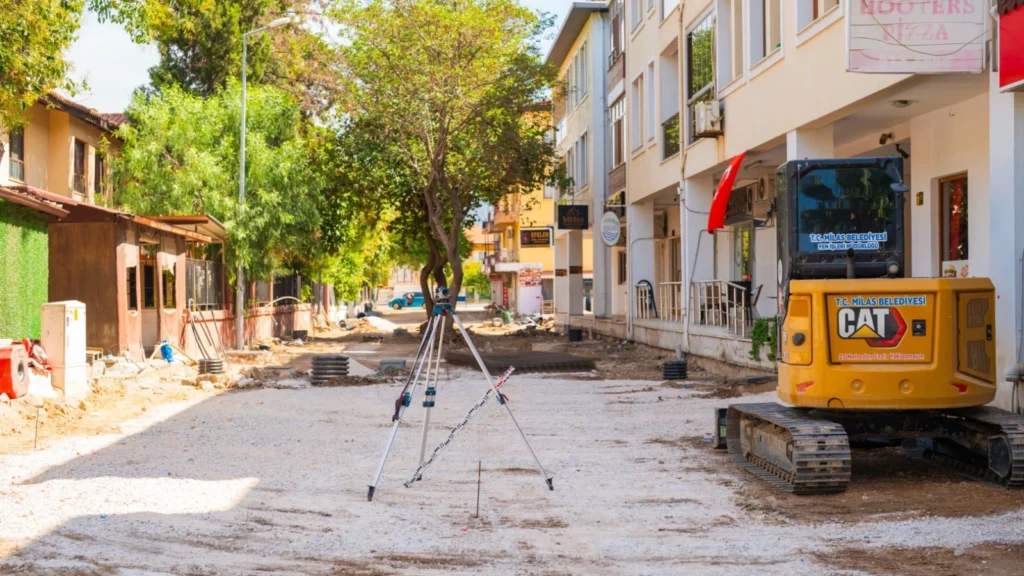 Milas'ın cadde ve sokakları parke ile kaplanıyor