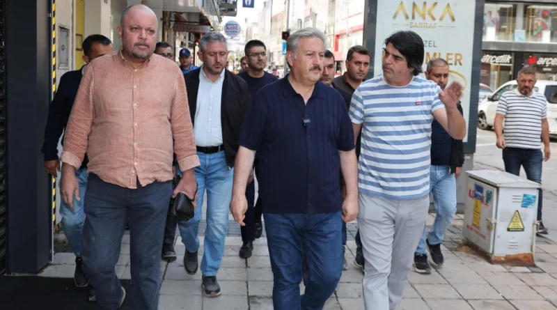 Kayseri Melikgazi'de yollar yenileniyor