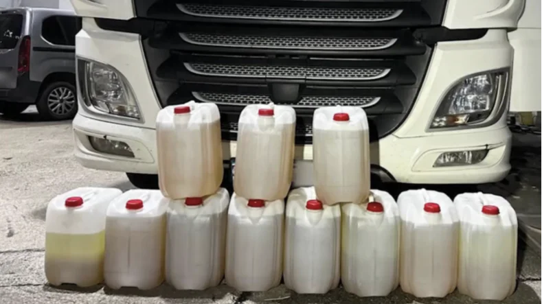 İstanbul'da uyuşturucu operasyonu: TIR tankında 224 kilo metamfetamin