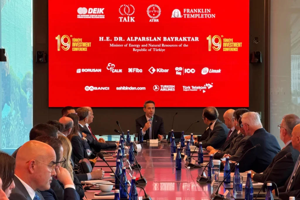 Bayraktar New York’ta Enerji Yatırımlarını Anlattı