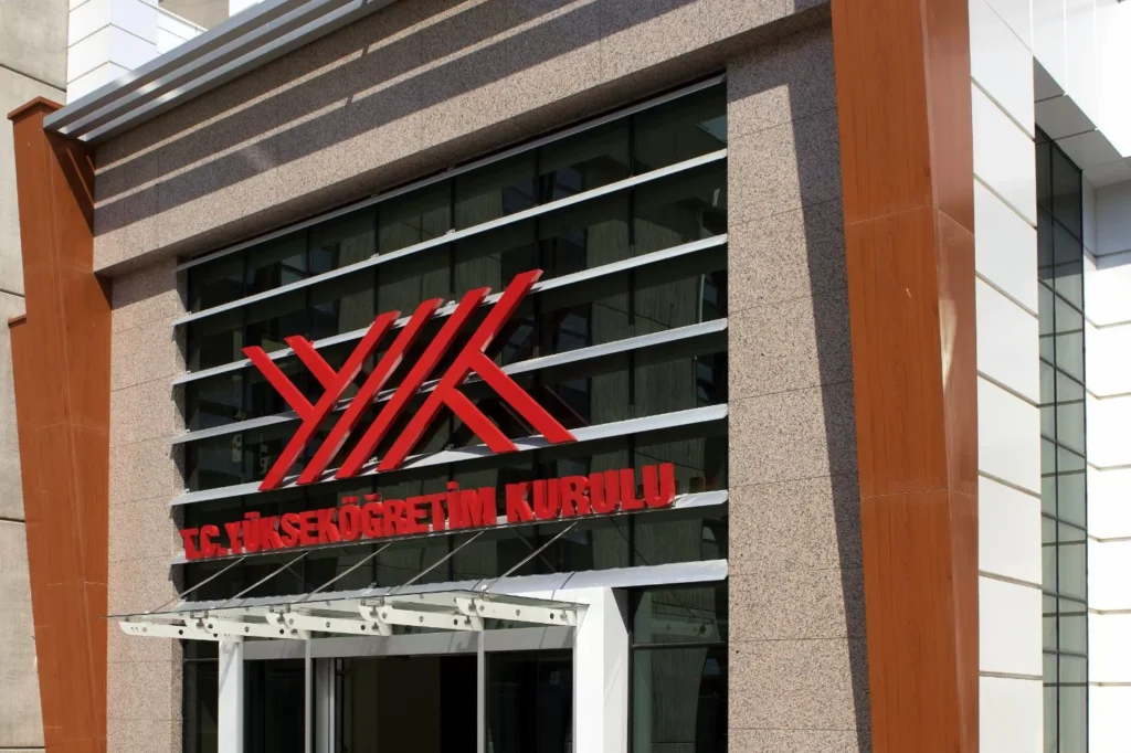 YÖK'ten 2026 YKS Adaylarına Yeni Hak: Üniversite Kapısı Açıldı