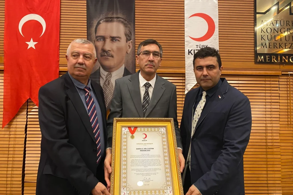 Bursa'da Okullardan Rekor Kan Bağışı: 18 Bin 67 Ünite