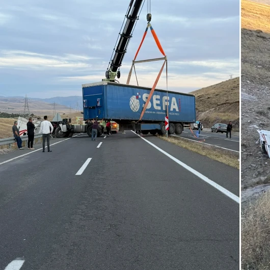 Kars'ta şarampole devrilen tırın sürücüsü ağır yaralandı