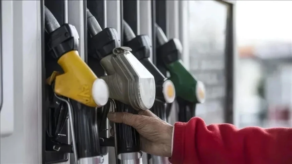 Motorine 2,60 TL zam gece yarısı pompa fiyatlarına yansıdı