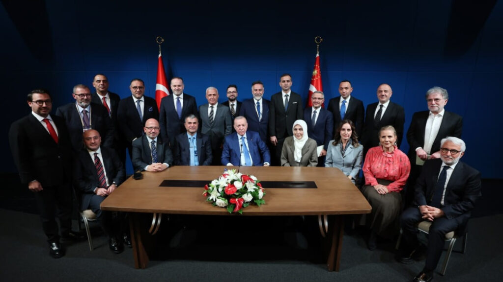 Erdoğan: Fon soruşturmasında meselenin üzerine kararlılıkla gidiliyor