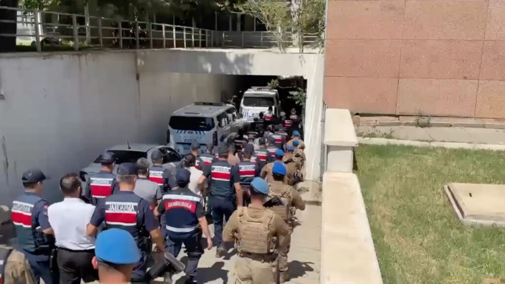 28 ilde DEAŞ operasyonu: 83 şüpheli gözaltına alındı
