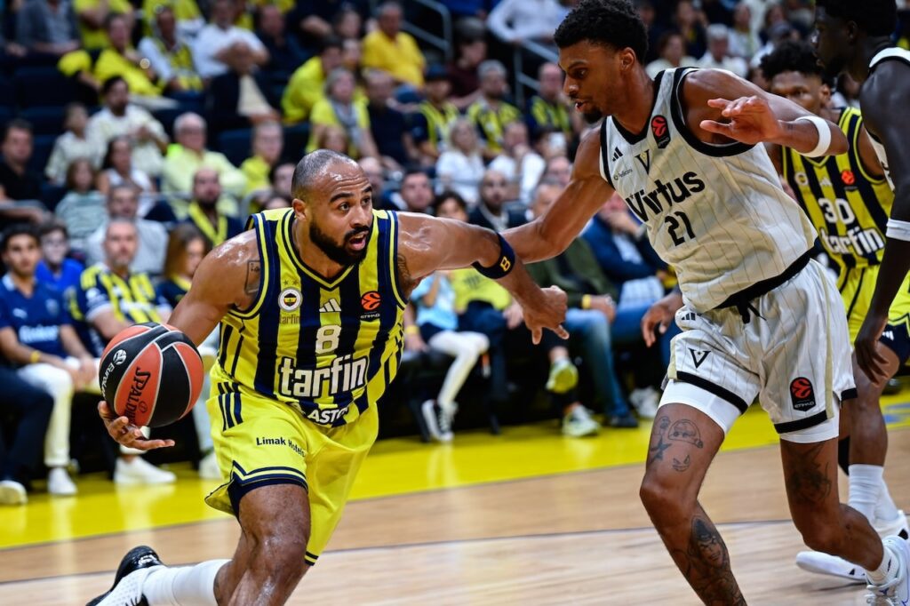 Fenerbahçe EuroLeague'de sezona galibiyetle başladı