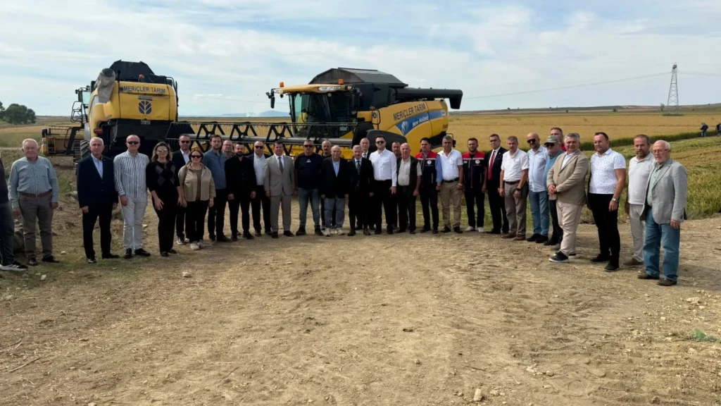 Keşan'da çeltik hasadı başladı: üreticiler ve protokol katıldı