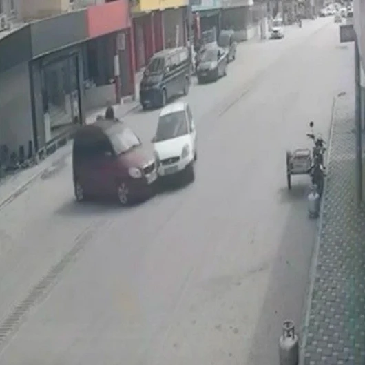 Osmaniye Toprakkale’de iki otomobil çarpıştı, 2 kişi yaralandı
