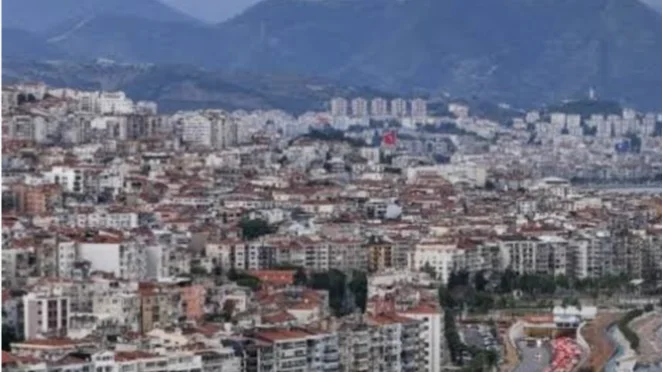 Erkut Tamay’dan Dikili Belediyesi’nin taşınmaz satışlarına tepki
