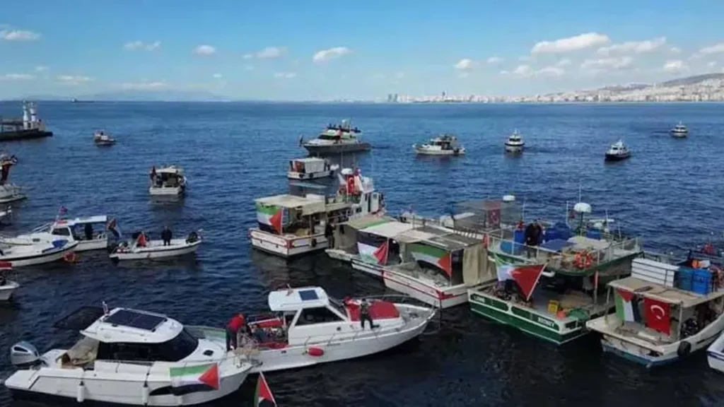 İzmir'de Sumud Filosu için tekneler 7 noktadan denize açıldı