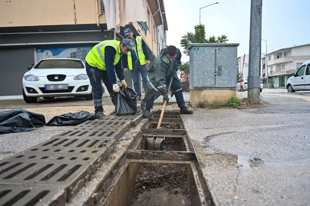 Bursa'da yağmur teyakkuzu: ekipler 766 ihbara müdahale etti
