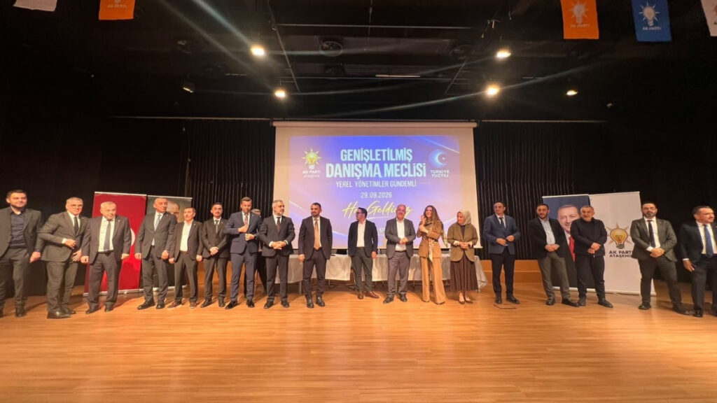 Ataşehir'de 6 CHP'li üye AK Parti'ye katıldı; Oğuz Sarul İBB Meclisi'nde de görevli
