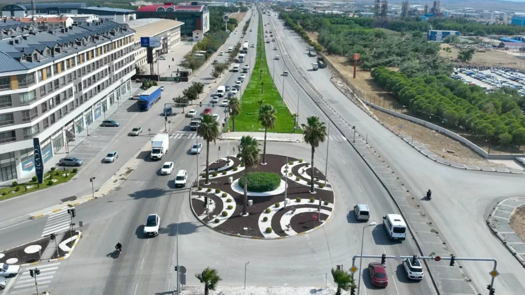 Bandırma'nın Bursa-Çanakkale yolundaki kent girişi yenilendi