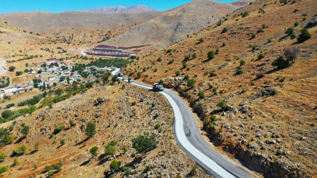 Malatya’da 55 kilometrelik grup yolunda çalışmalar sürüyor
