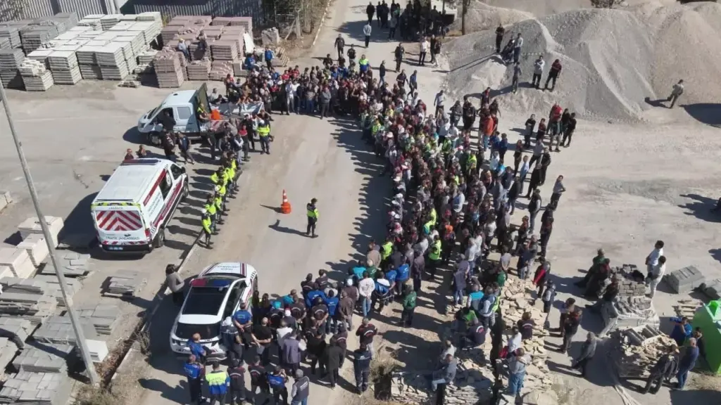 Manisa Büyükşehir personeline yol ve cadde güvenlik eğitimi