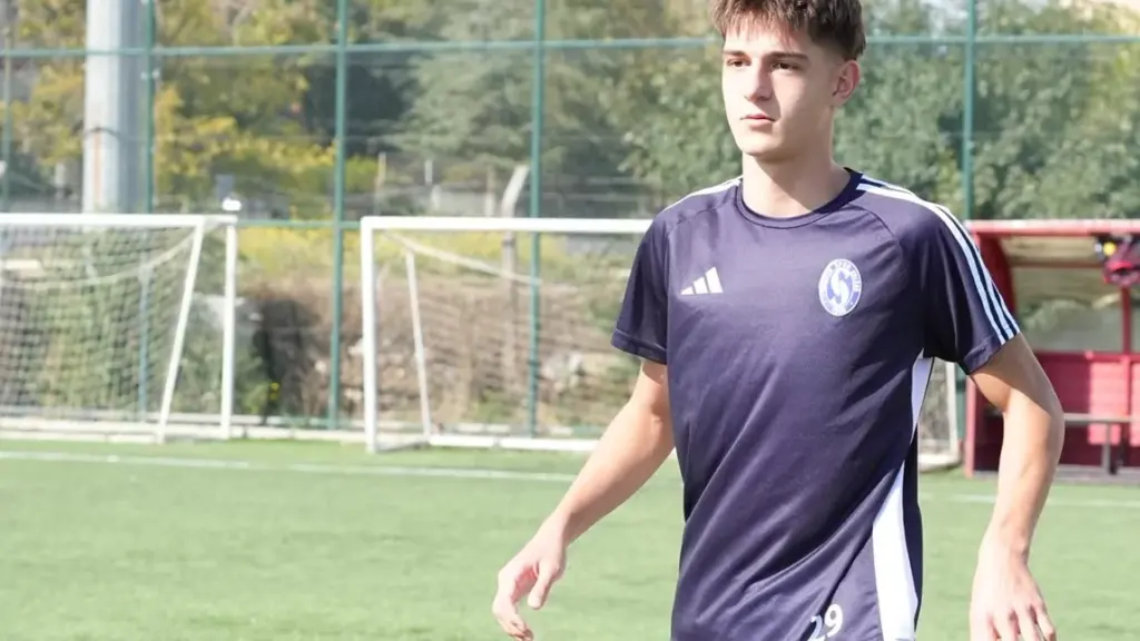 Keşanlı genç futbolcu Utku Yücetürk Sarıyer'e transfer oldu