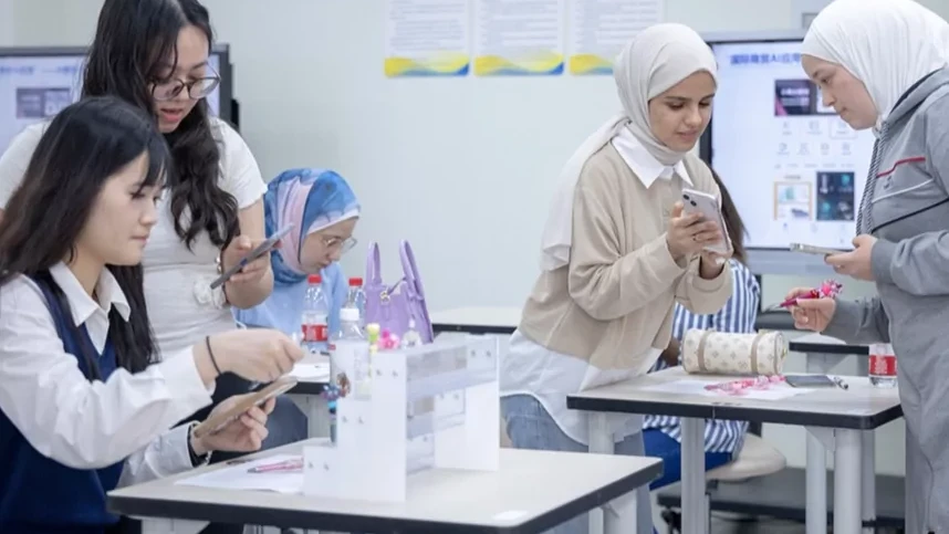 Çin dijital teknolojilerle kadınları güçlendiriyor: Yeni eğitim hamlesi