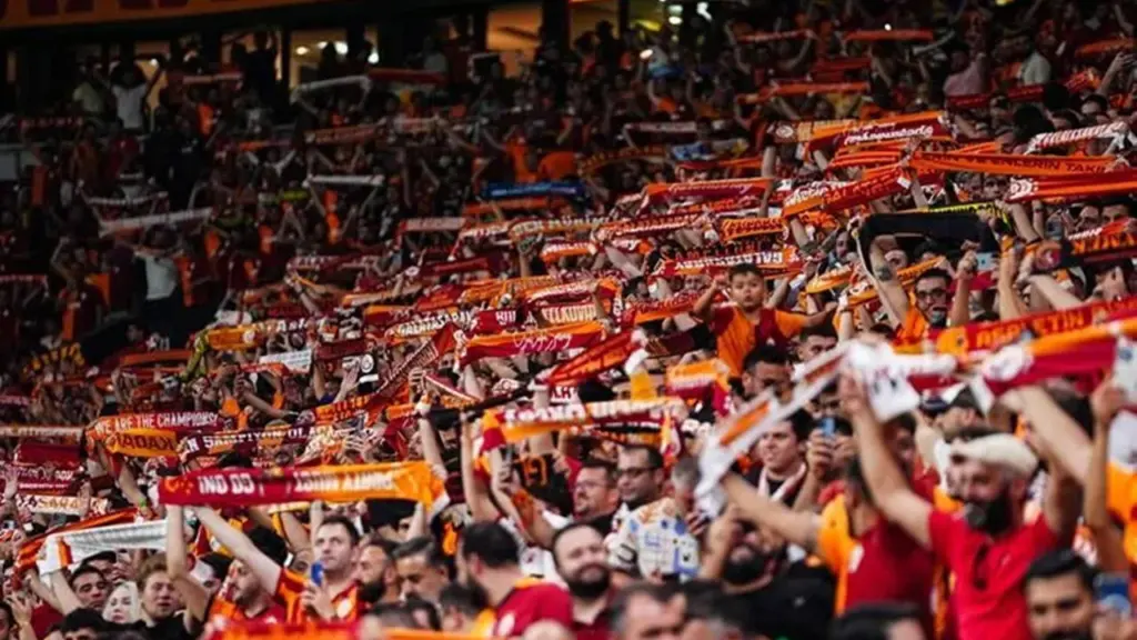 Galatasaray-Barcelona maçı öncesi bilet operasyonu: 9 gözaltı