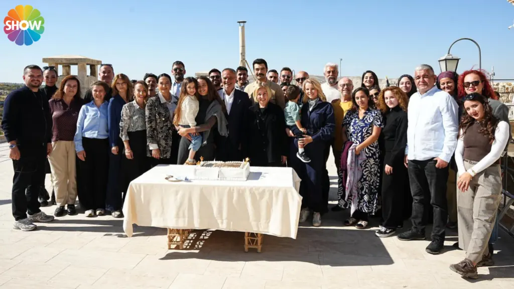 Sevdan Bir Ateş setine SHOW TV'den kutlama ziyareti