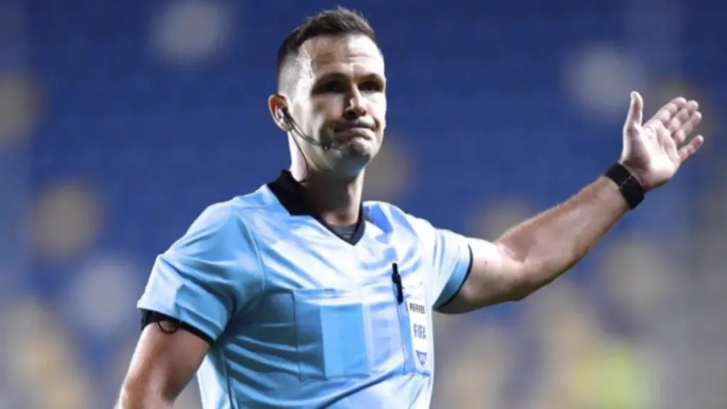 Aston Villa - Fenerbahçe maçında Slovak hakem görev yapacak