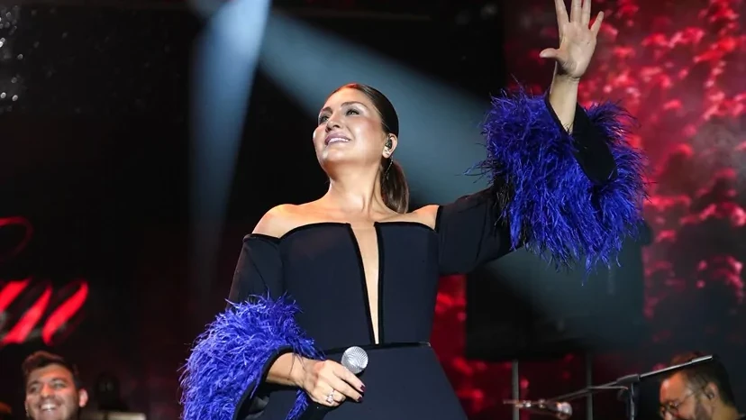 Sibel Can yeni sezonu Cahide Palazzo'da ışıltılı başlangıç