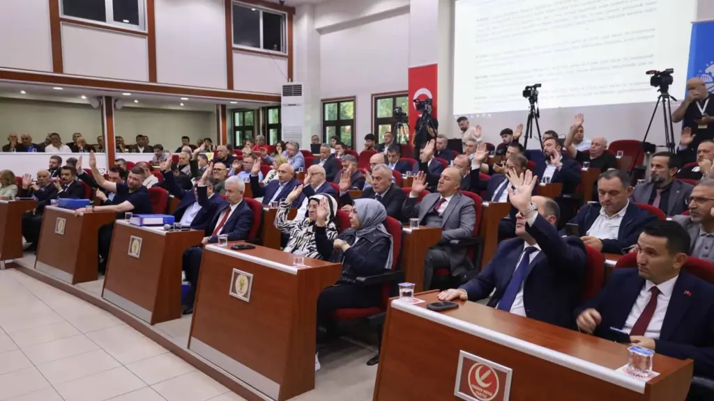 Sakarya'da 153 kırmızı dolmuş ticari taksiye dönüşüyor