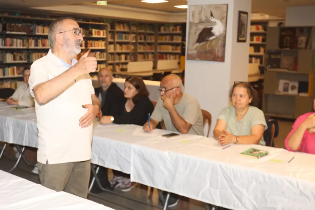 Kitapseverler Efes Selçuk'ta Kuyucaklı Yusuf'u konuştu