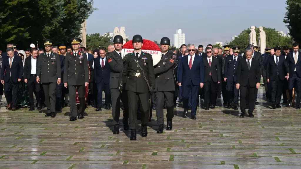 Ankara'nın başkent oluşunun 103. yılı törenlerle kutlandı