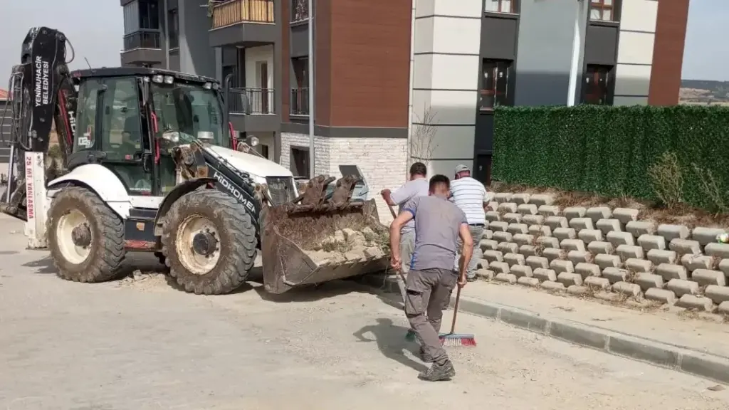 Yenimuhacir'de altyapı sonrası yol tamiratı tamamlandı, TOKİ yolları yenilendi