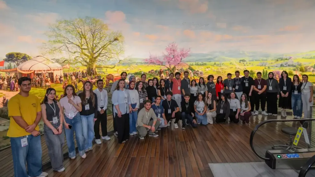 Osmangazi’de 54 genç 20 saatlik hackathonla kent için proje üretti