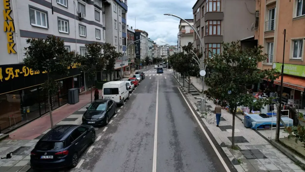 Çayırova Adnan Kahveci Caddesi 25 milyon TL ile baştan sona yenilendi
