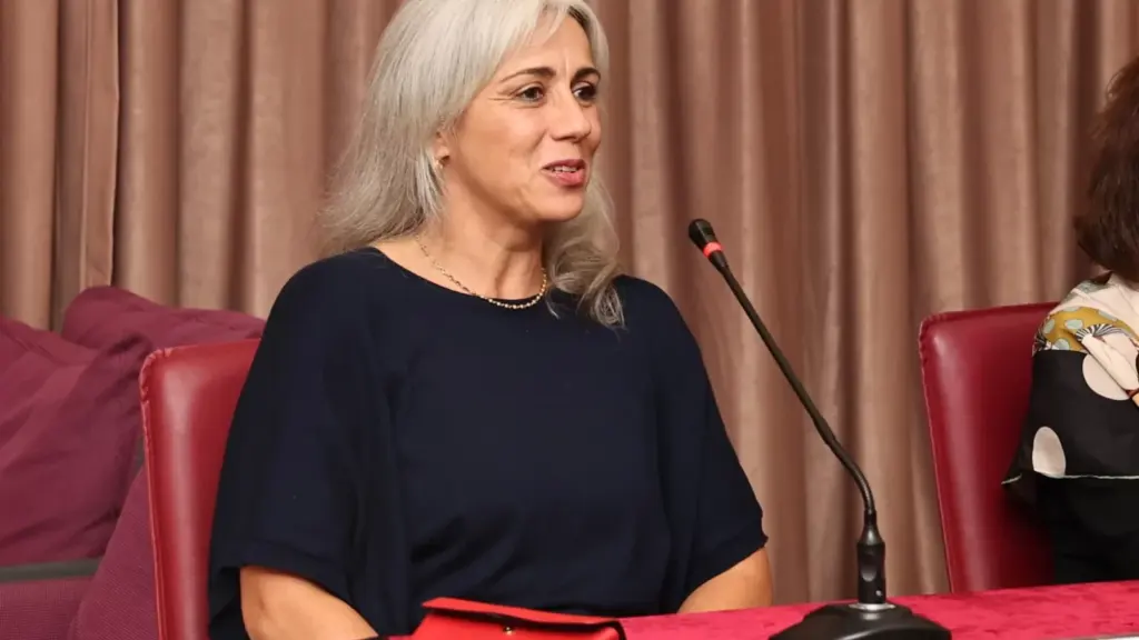 Defne Suman Nilüfer'de okurlarıyla buluştu ve romanını anlattı
