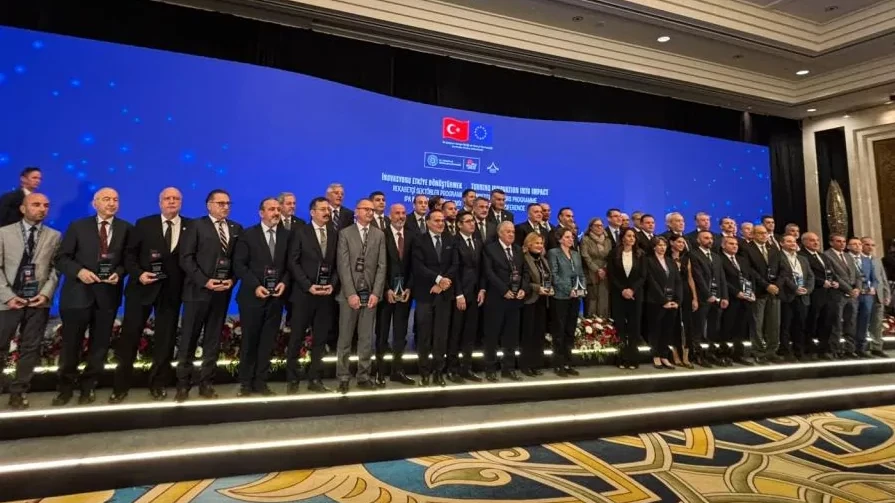 Kütahya'nın dijitalleşme projesine Ankara'da plaket
