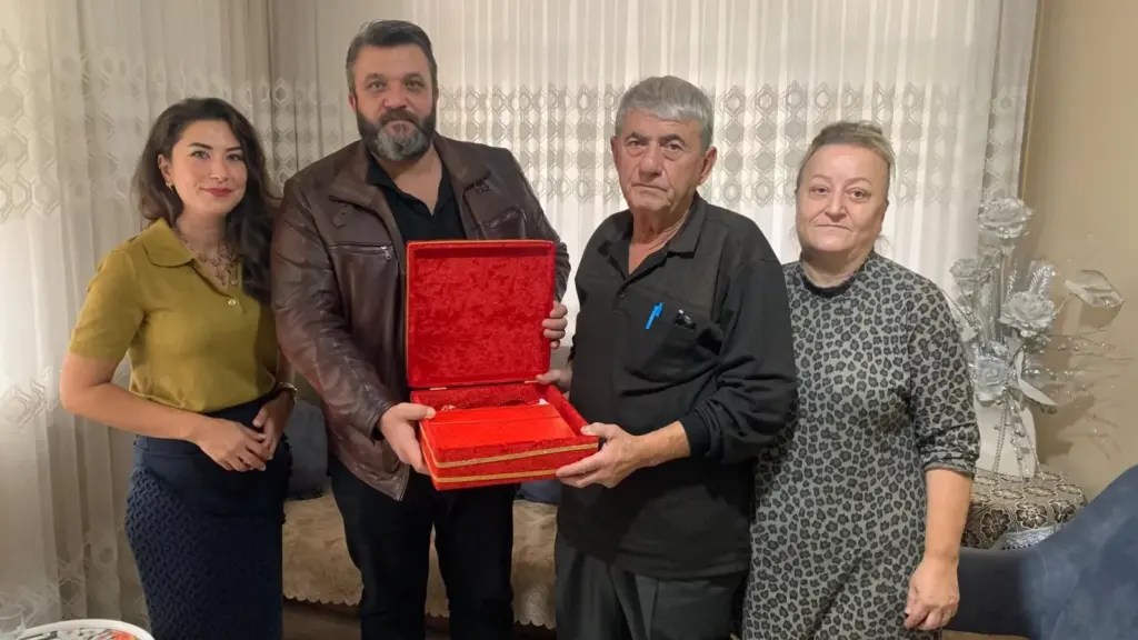 İzmit'ten gazilere vefa: Kıbrıs gazileri evlerinde ziyaret edildi