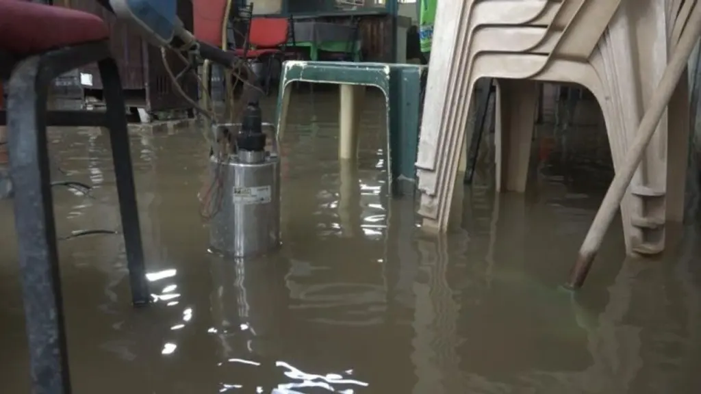 Bursa Mudanya'da kahvehane su altında kaldı, işletmeci uyardı