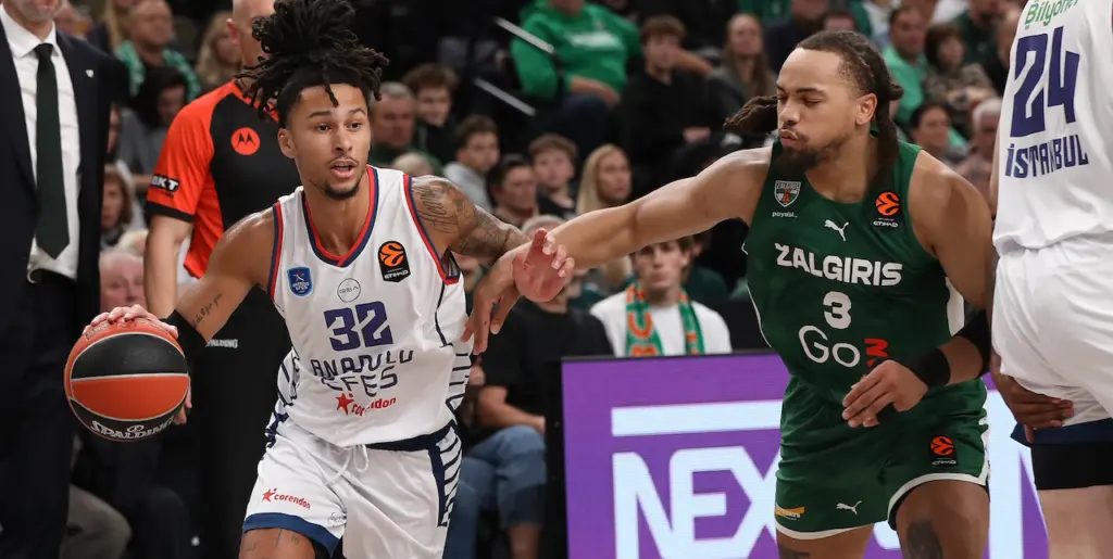 Anadolu Efes Litvanya'da farkla kazandı: Avrupa maçında üstünlük