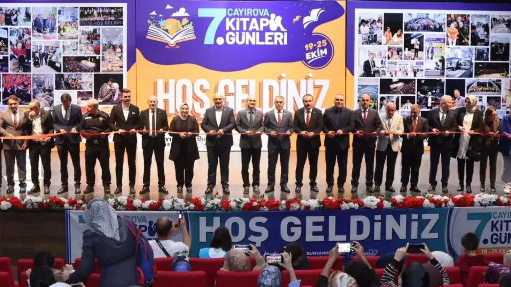 Çayırova 7. Kitap Günleri açıldı: On binlerce kitap ve söyleşiler