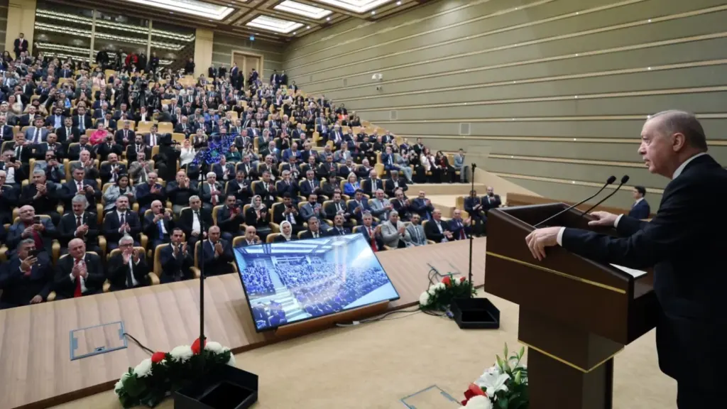 Erdoğan muhtarlara: Nifak duvarı örmeye çalışanlara karşı teyakkuzdayız