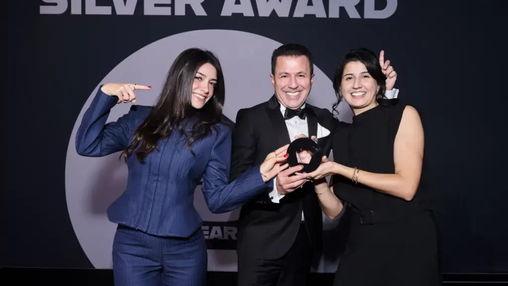 GCA'nın 'Perfectly Imperfect' cam tasarımı Pentawards 2026'da Silver Award aldı