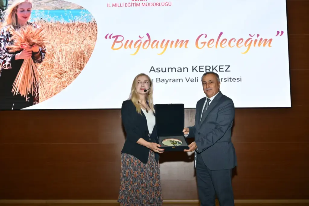 MEB Danışmanı Asuman Kerkez Bursa'da iki okulda söyleşi yaptı
